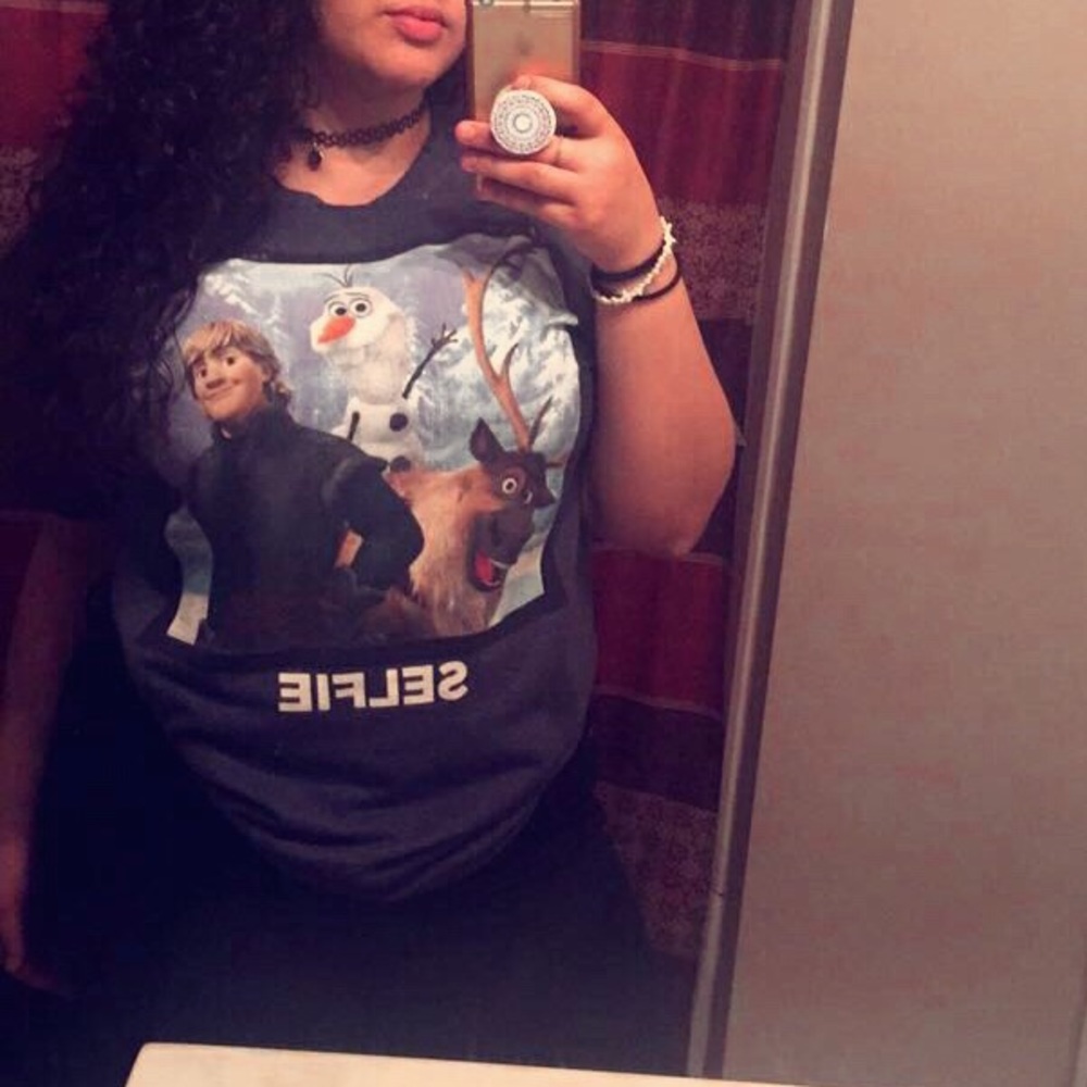“Frozen” selfie Tee shirt.